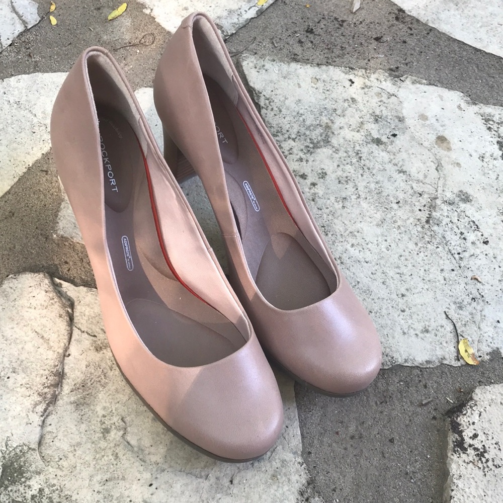 ROCKPORT - Casual leather neutral tan shoe Size 11